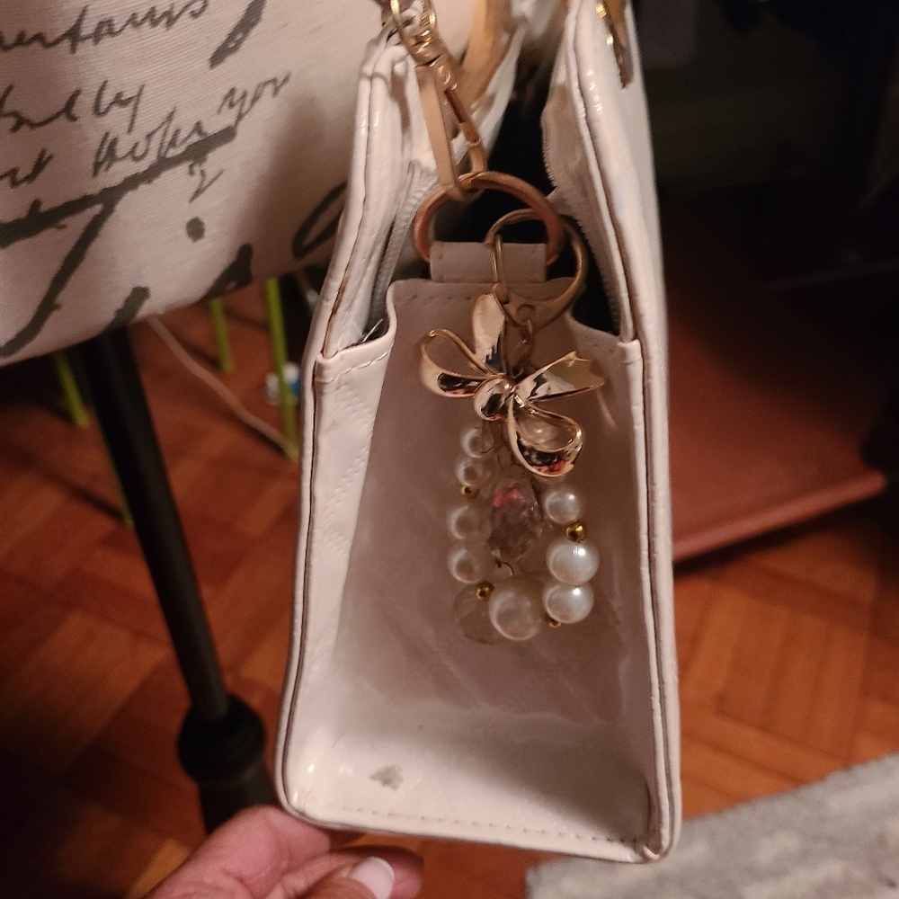 White crossbody/shoulder bag/handbag hp🔥🔥🔥🔥 - Picture 9 of 10